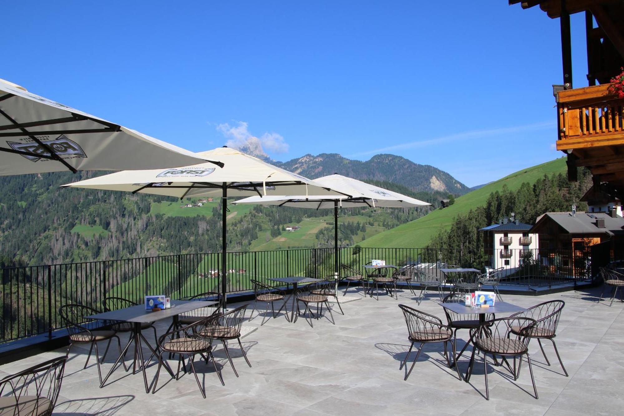 Alpenrose Dolomites La Valle